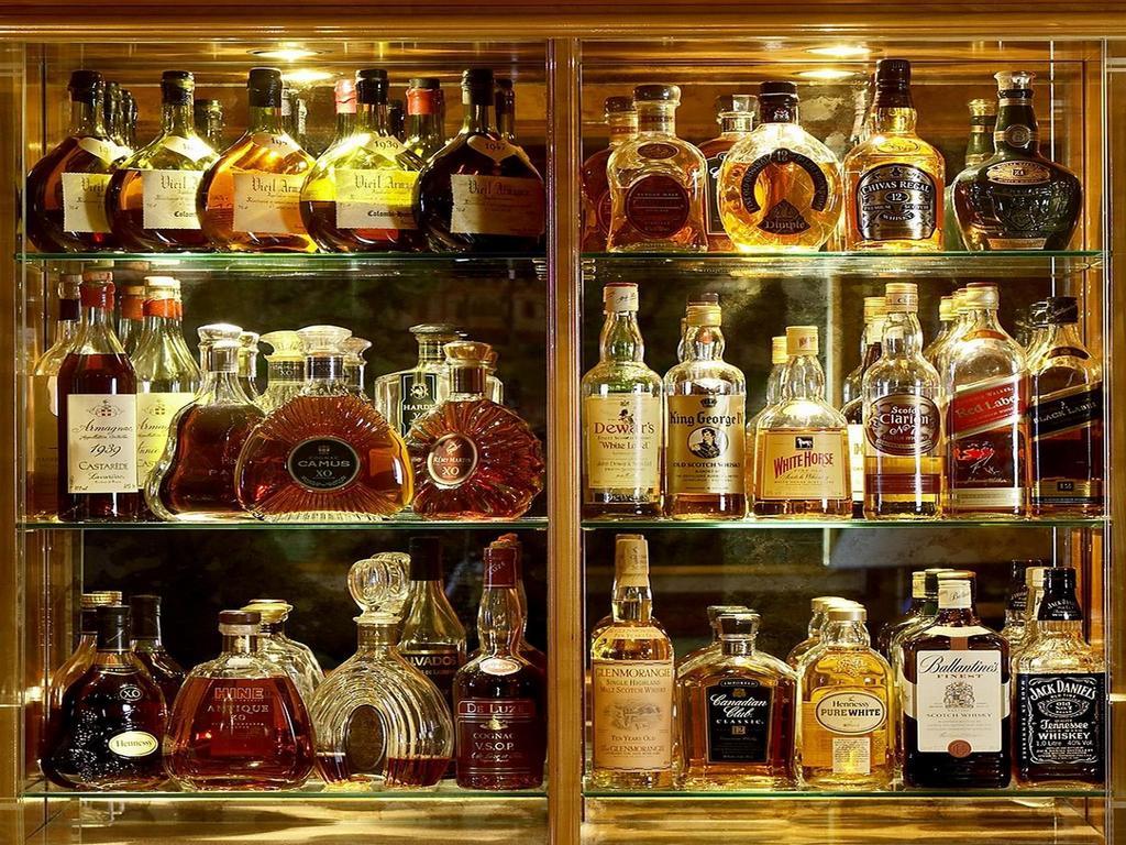 Colombi Hotel Friburgo em Brisgóvia Exterior foto A selection of cognacs
