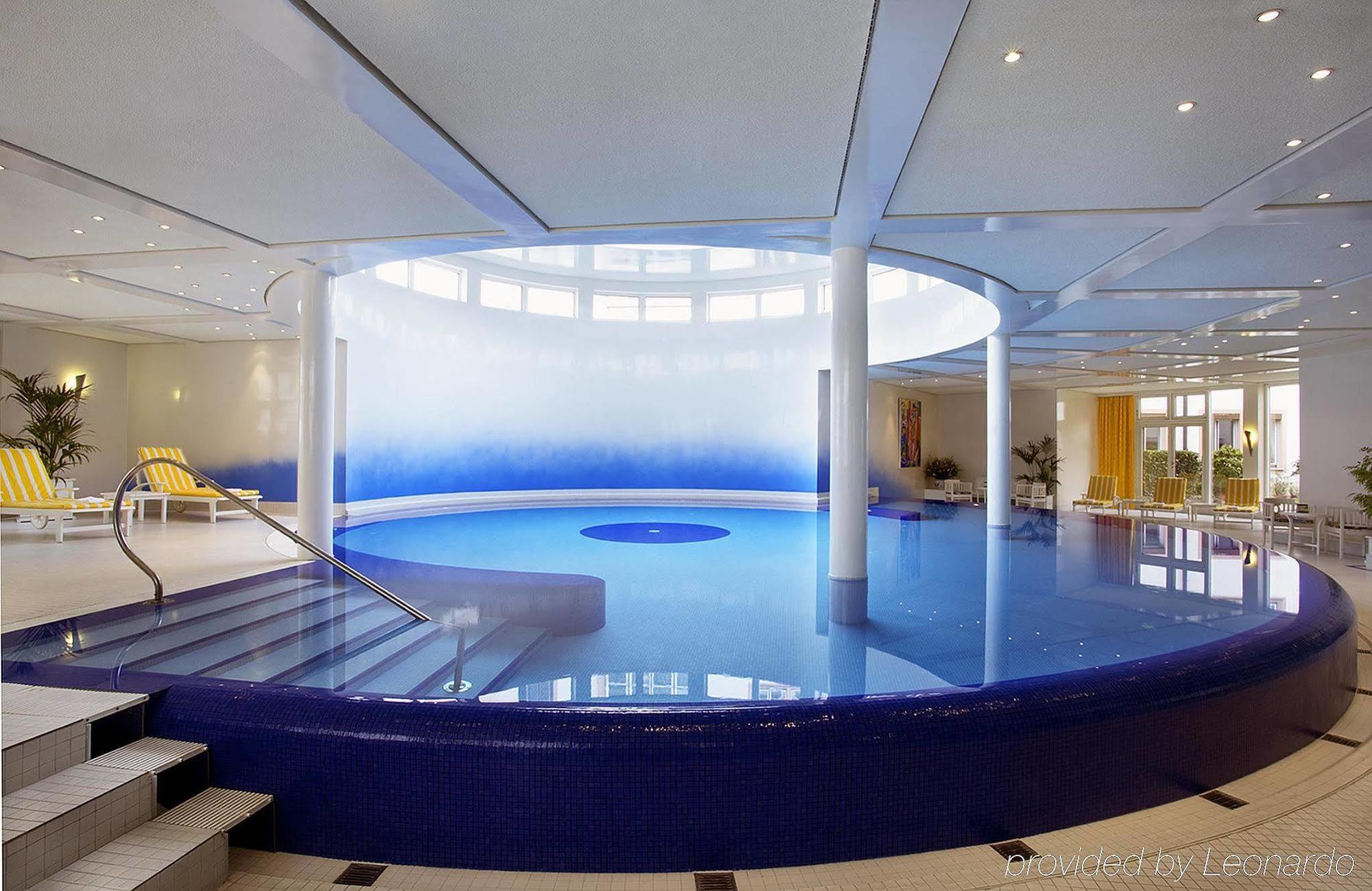 Colombi Hotel Friburgo em Brisgóvia Facilidades foto The pool at the Hotel de la Paix